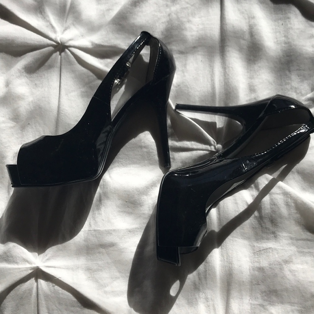 Worthington black high heel